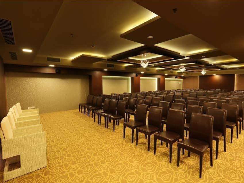 קוימבטור The Orbis Hotel מראה חיצוני תמונה